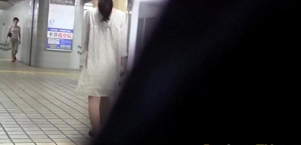  Asian babe filmed pissing